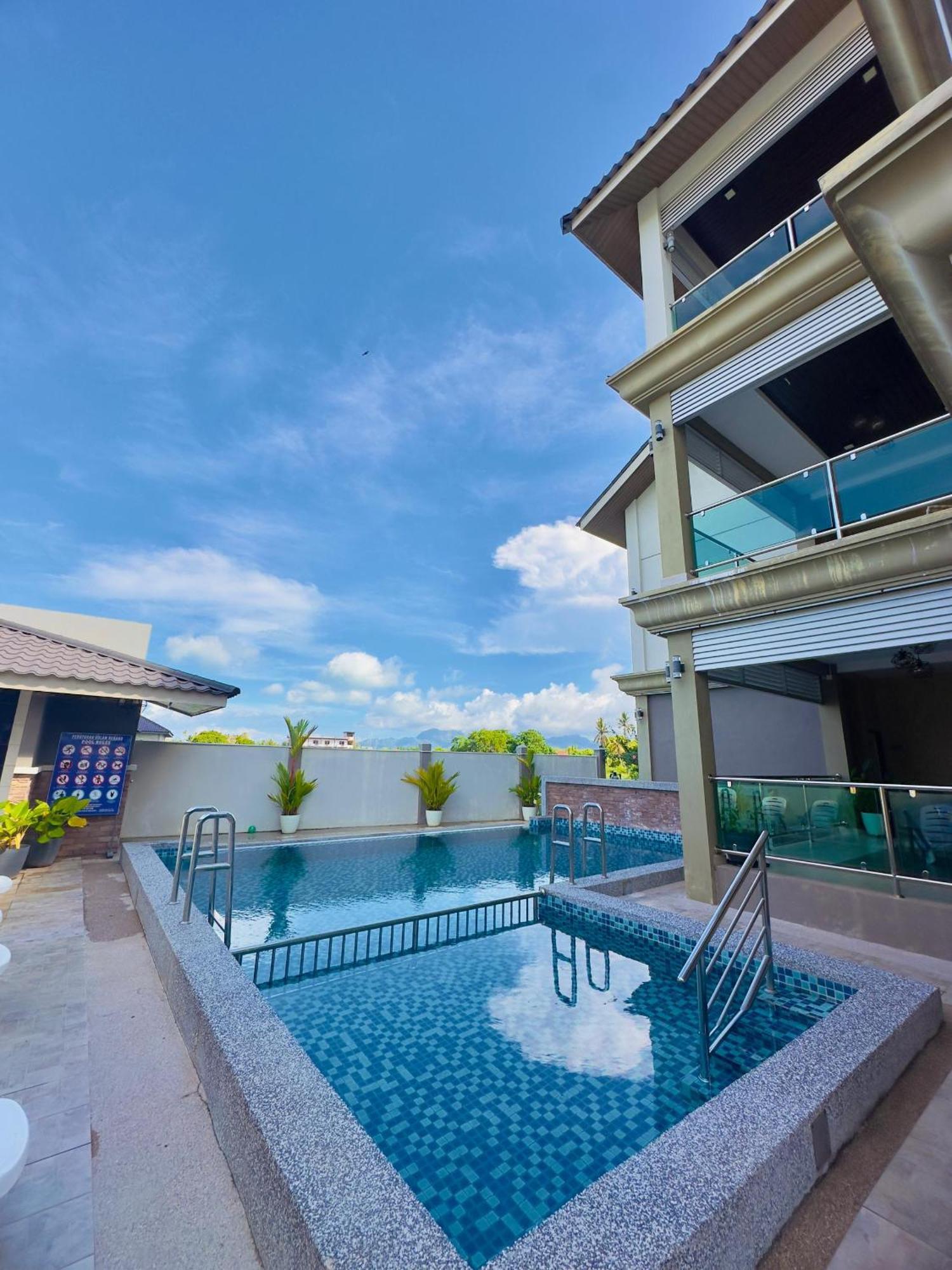Grand Village Inn Pantai Cenang  Eksteriør bilde